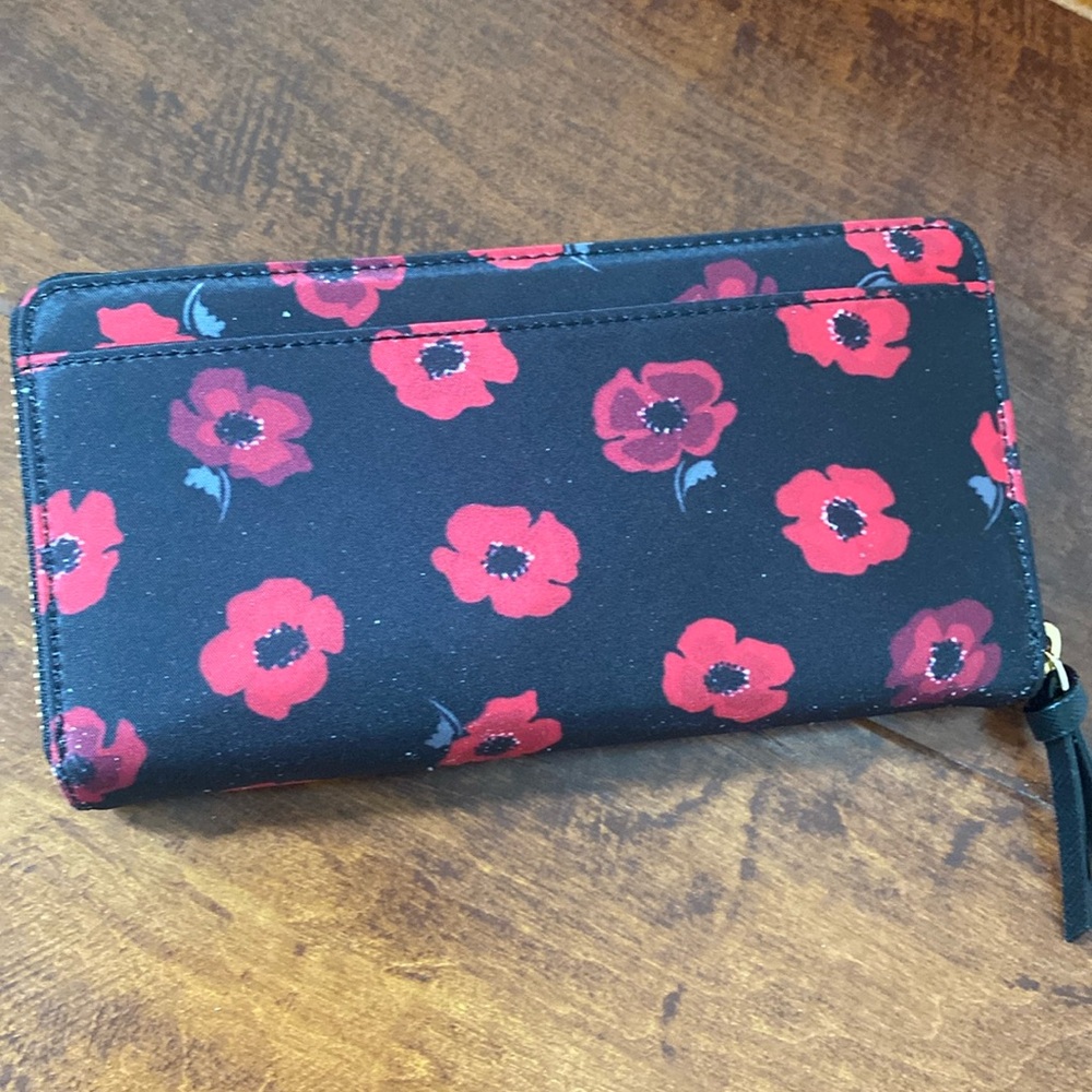 Kate Spade Wilson Road Poppy Wallet - Picture 6 of 11